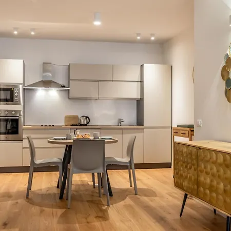 Apartment Charming Home-duomotv