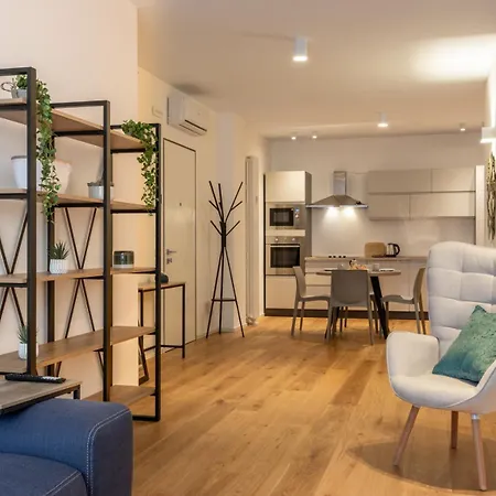 Charming Home-duomotv Apartment