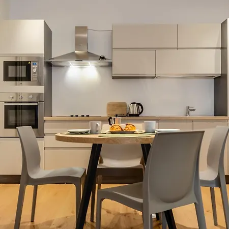 Apartment Charming Home-duomotv